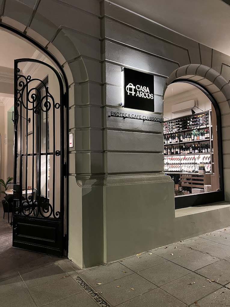 Arcos Bar